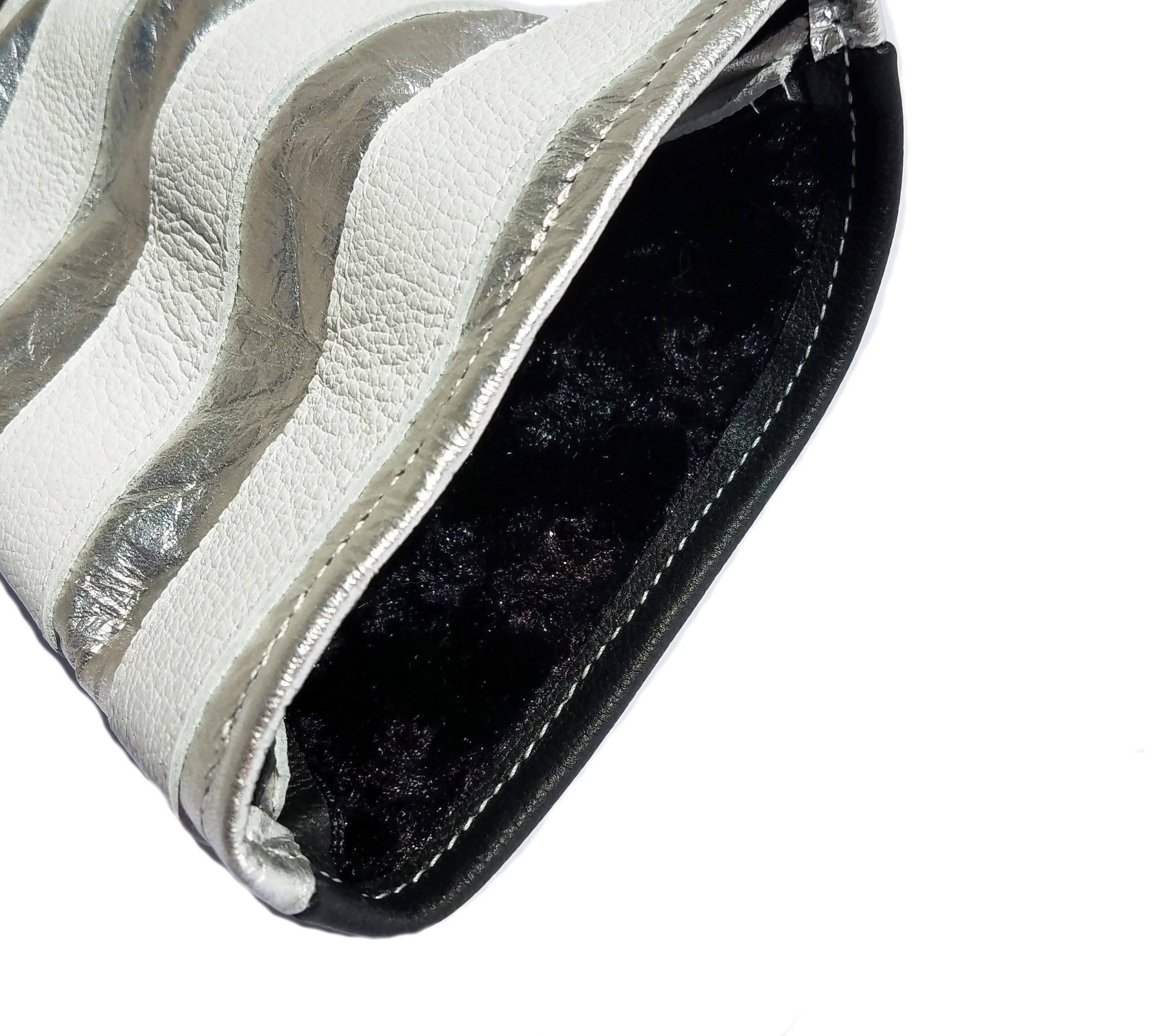 Rugby Style Skull & Bones Silver Metallic Headcover - Robert Mark Golf